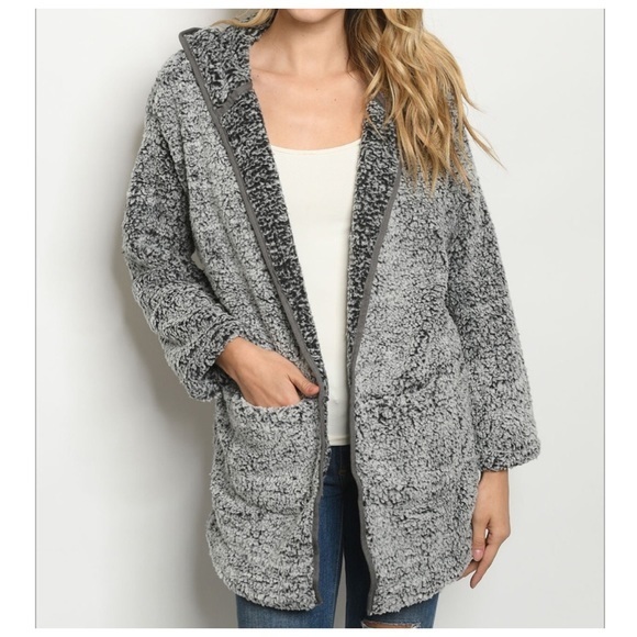 🆕Black/off black cozy sweater. - Picture 2 of 4